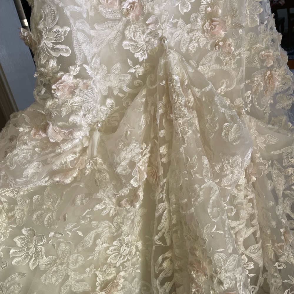 Oleg Cassini Subtle Pink 3D Flowers - Picture 7 of 10